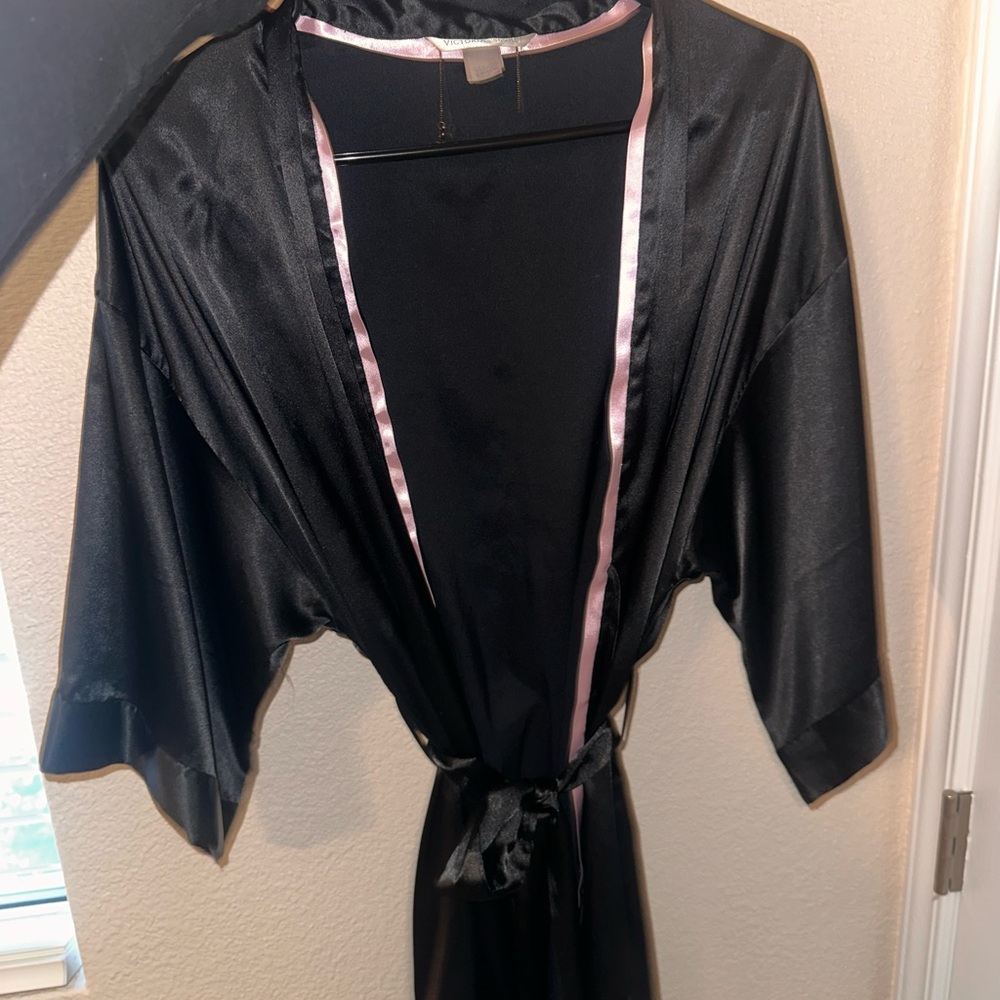 Vintage 2011 Victorias Secret Satin Robe y2k